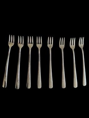 VTG Oneida Stainless Steel Small Seafood/Appetizer Forks Set of 8, Valor